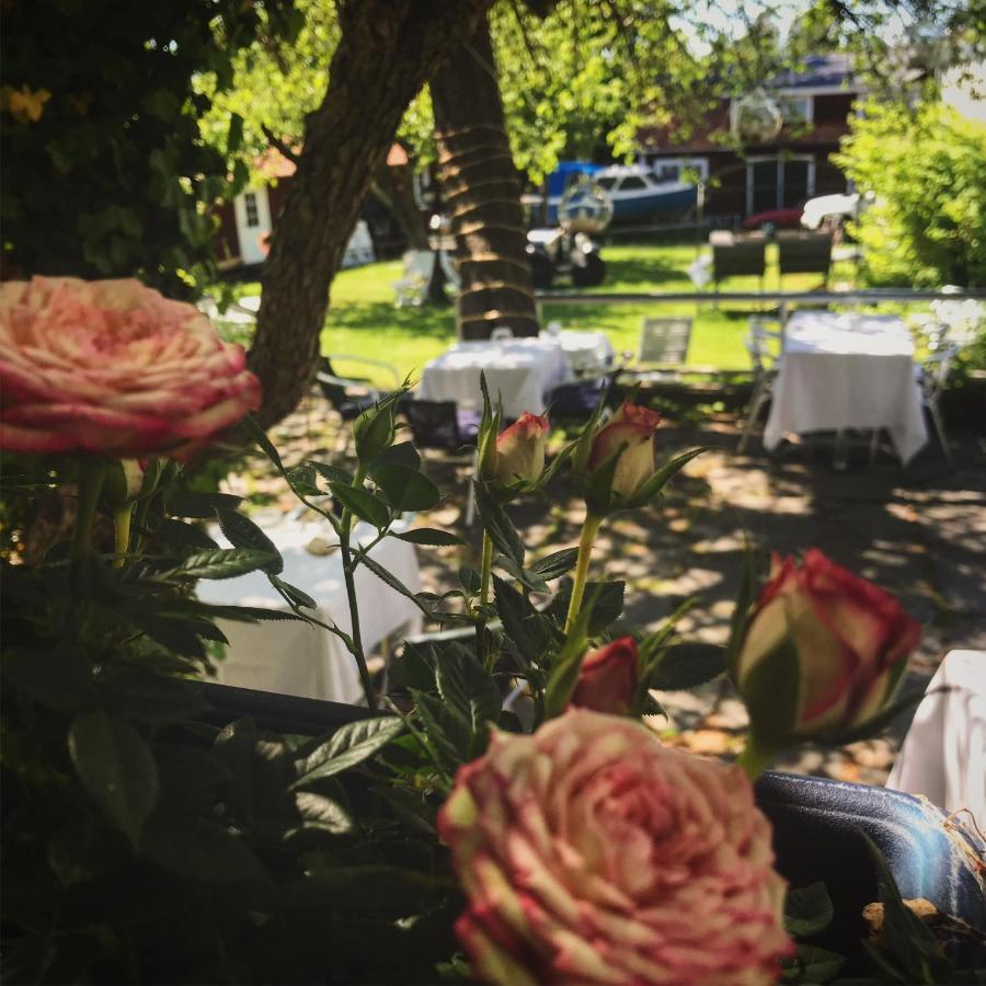 Hotel Pensionat Granparken Norrtalje Bagian luar foto