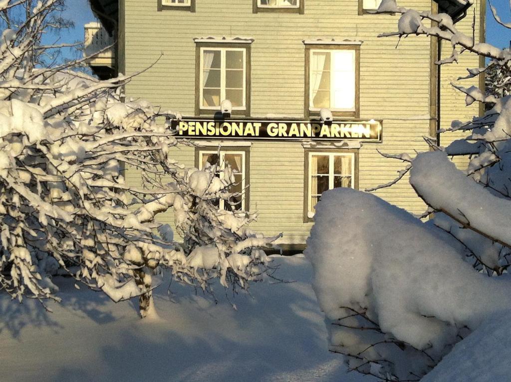 Hotel Pensionat Granparken Norrtalje Bagian luar foto