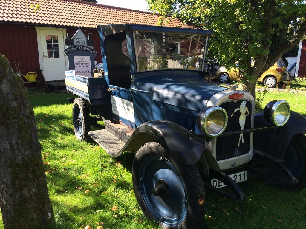 Hotel Pensionat Granparken Norrtalje Bagian luar foto