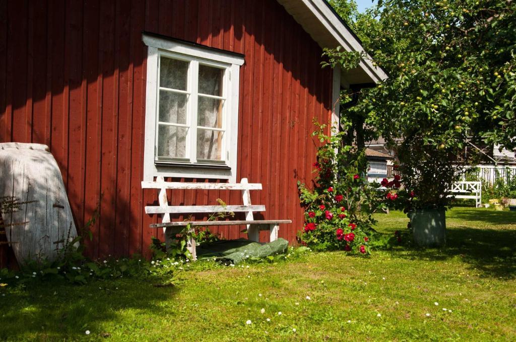 Hotel Pensionat Granparken Norrtalje Bagian luar foto