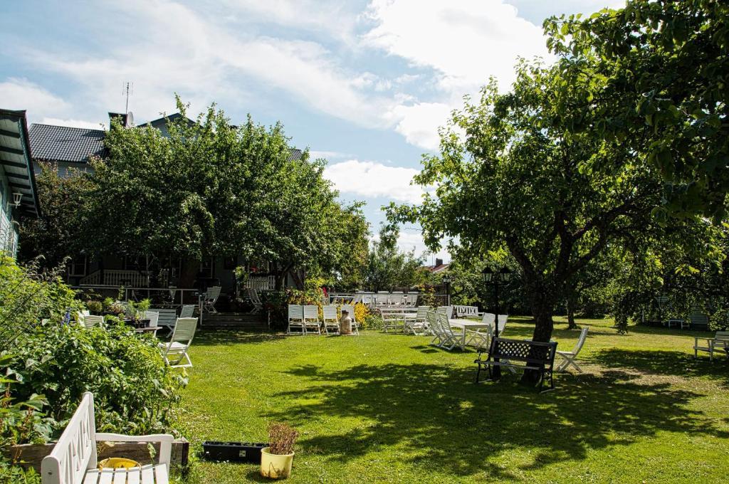 Hotel Pensionat Granparken Norrtalje Bagian luar foto