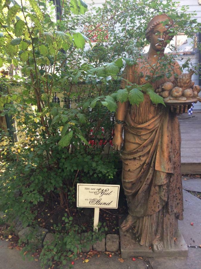 Hotel Pensionat Granparken Norrtalje Bagian luar foto