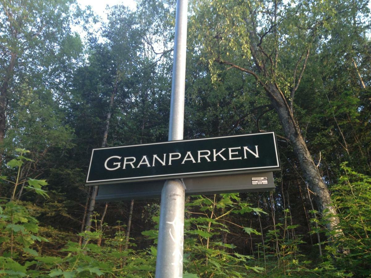 Hotel Pensionat Granparken Norrtalje Bagian luar foto